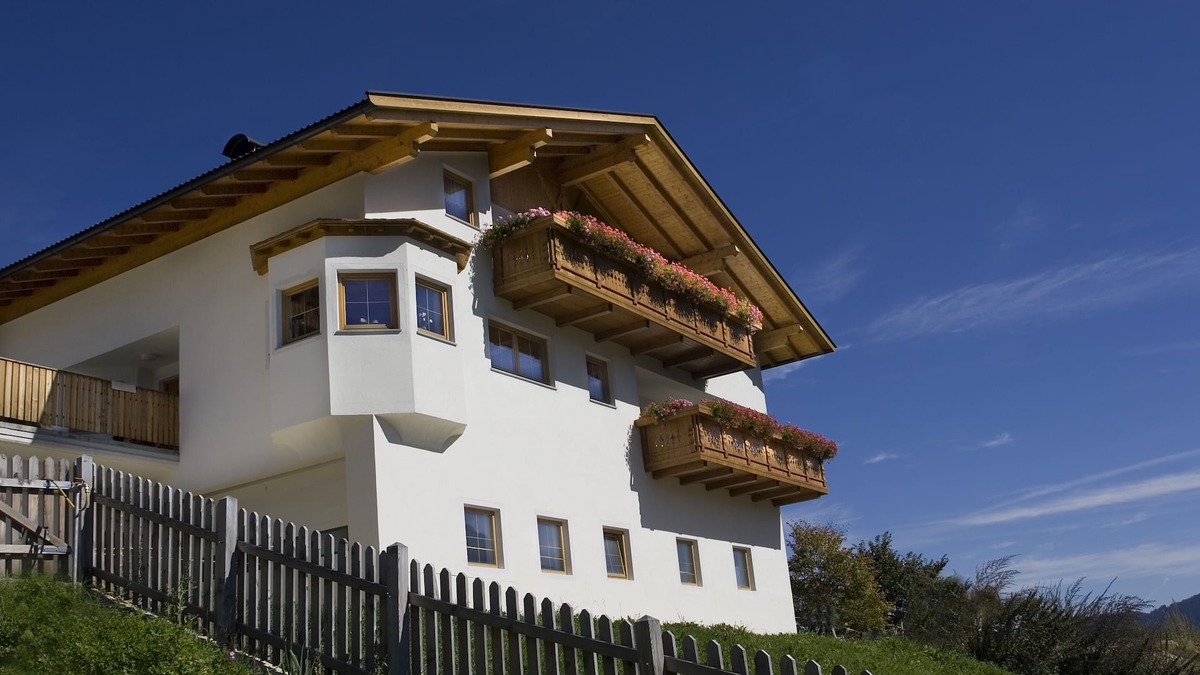 Santa Valburga Apartment | Apartments Zeppenhof Relaxation in the midst of untouched nature.