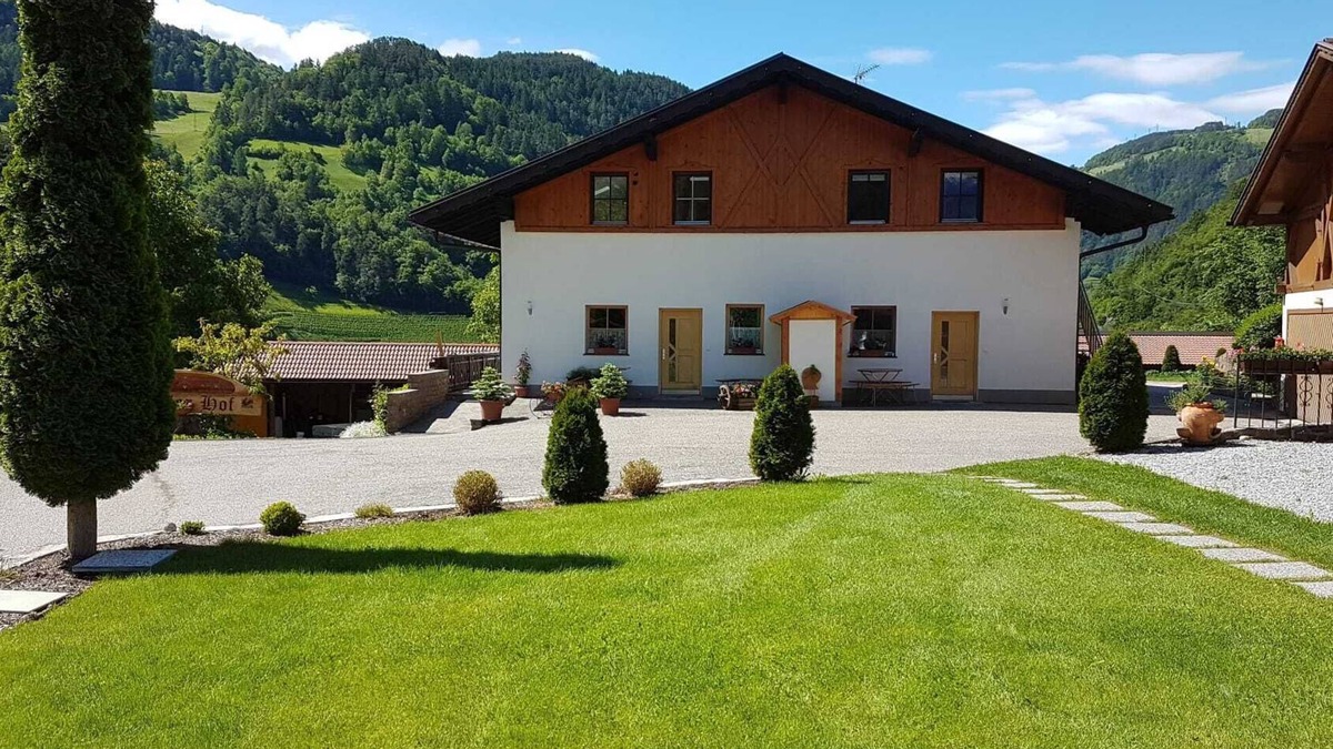 Albions Apartment | Apartments Koflerhof - in the heart of South Tyrol