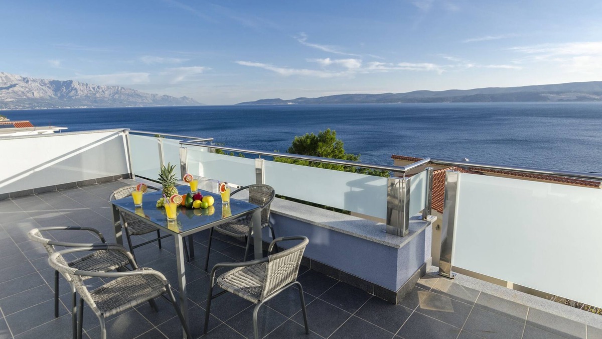 Ruskamen Apartment | Apartments Lorenzo (26581-A1) - Lokva Rogoznica