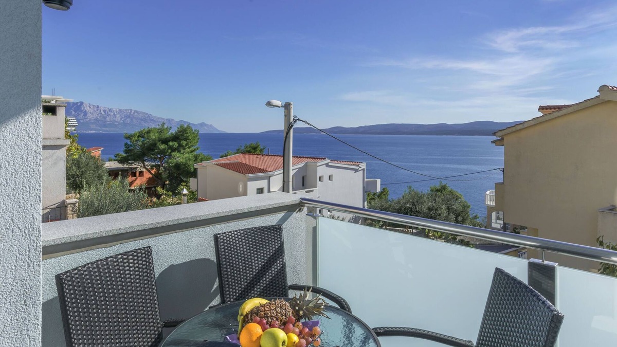Ruskamen Apartment | Apartments Lorenzo (26581-A5) - Lokva Rogoznica