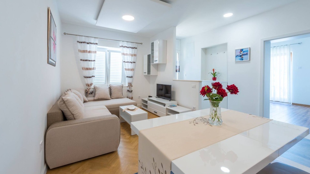 Babin Kuk Apartment | Apartments Lucija - Two Bedroom Apartment with Balcony and Sea View