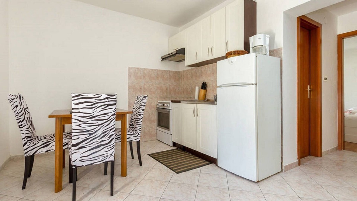 Znjan Apartment | Apartments Marasovic - Roko