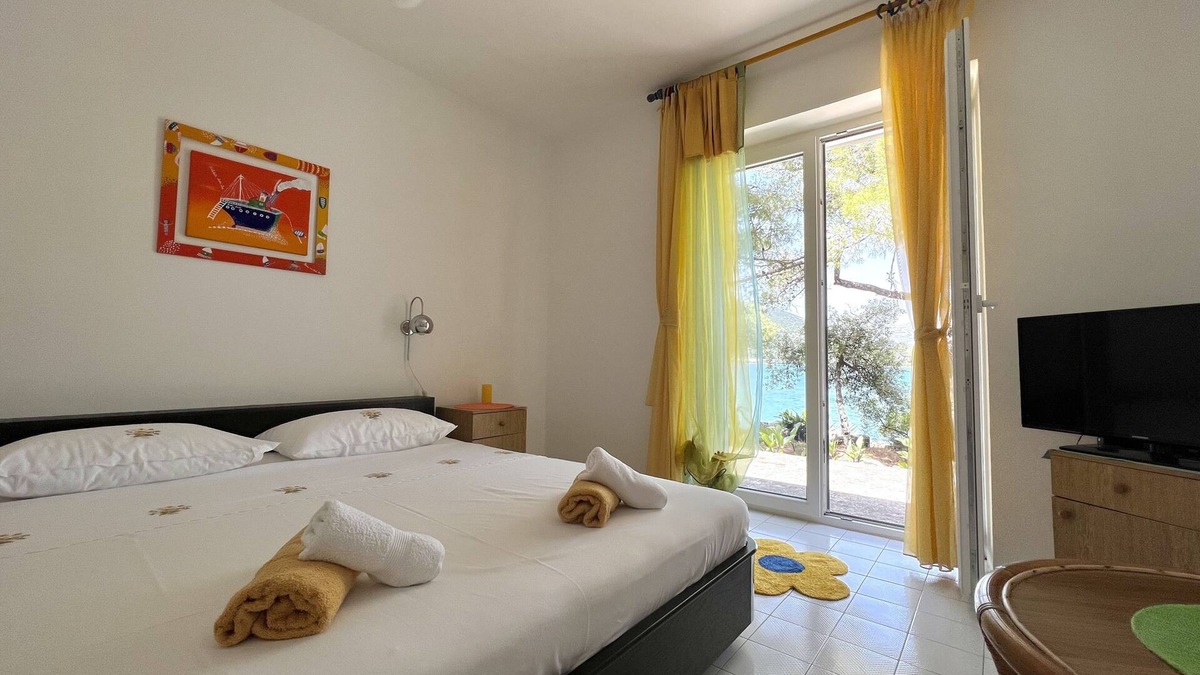 Hodilje Apartment | Apartments More & Ja - One Bedroom Apartment with Terrace and Sea View (1. istok)