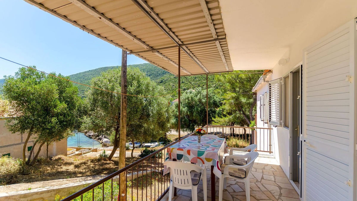Pokrivenik Apartment | Apartments Nedeljko (34121-A3) - Gdinj - island Hvar