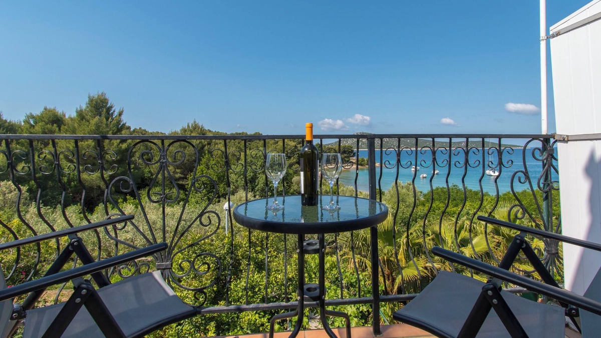 Prvic Luka Apartment | Apartments Njoko (11182-A2) - Prvic Sepurine