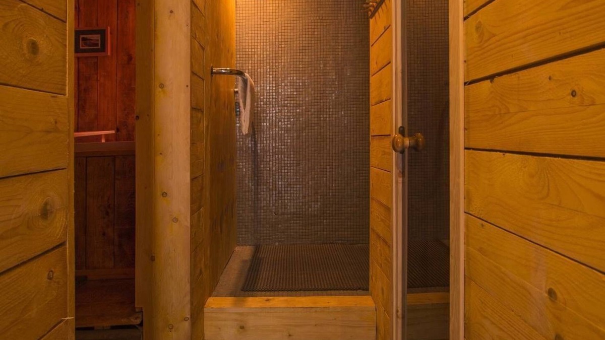 Ortslage Trotha Hotel | Apartments & Pension Wolkentor