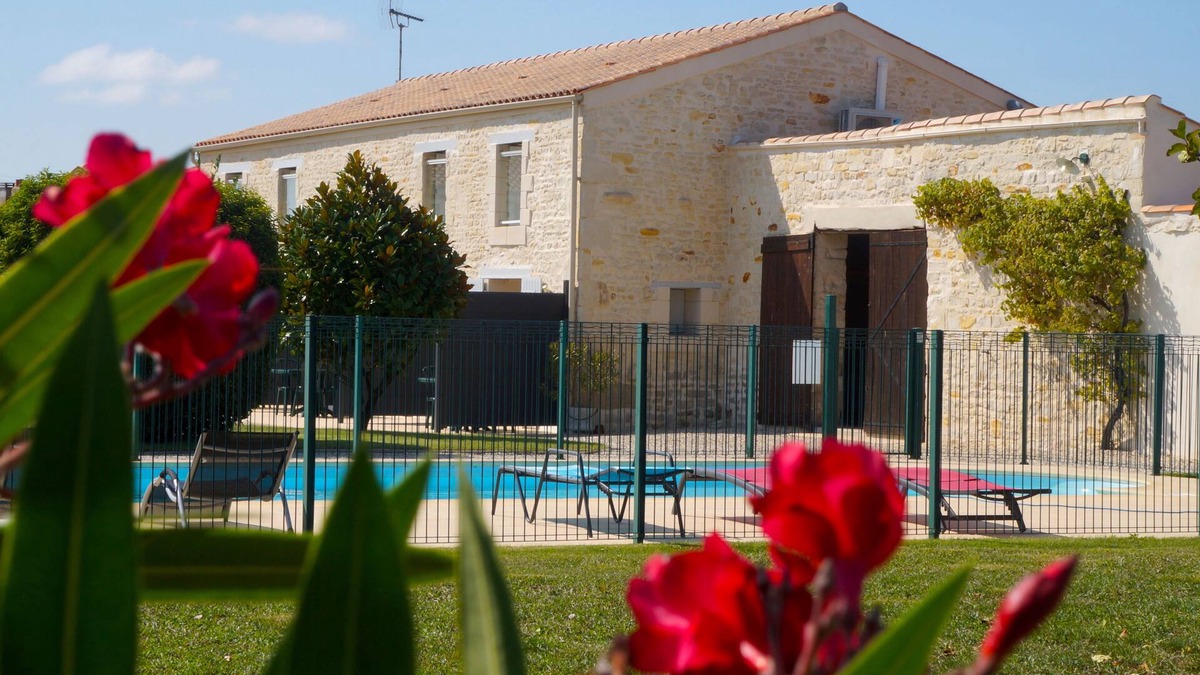 Sainte-Soulle Apartment | Apartments (pool cottages) near La Rochelle