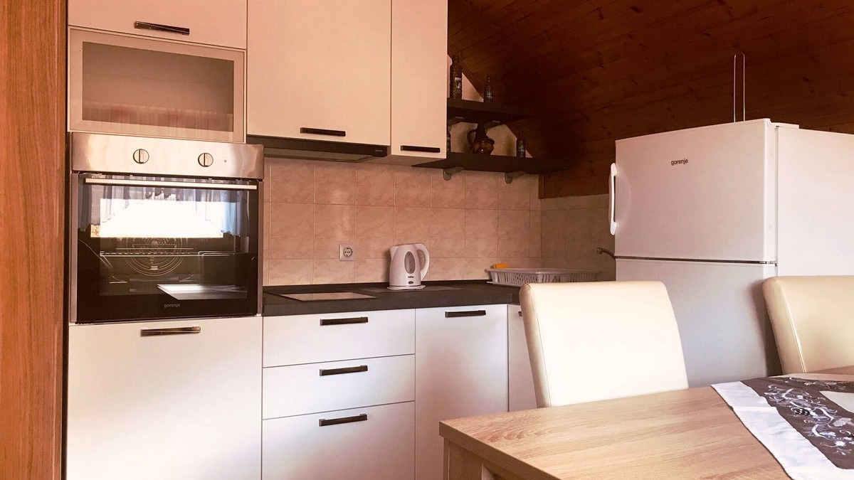 Catrnja Apartment | Apartments Renata (80671-A2) - Smoljanac