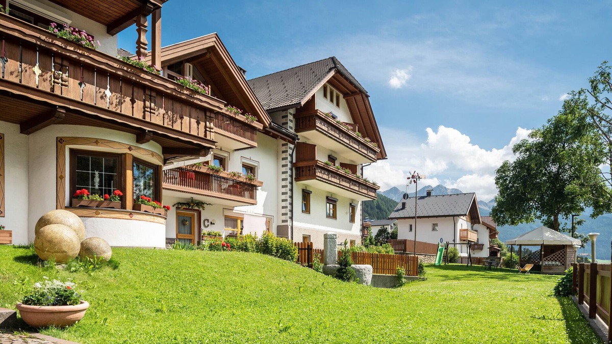 Rasun di Sopra House | Apartments Residence Montana Typ B4 with Mountain View, Wi-Fi & Balcony