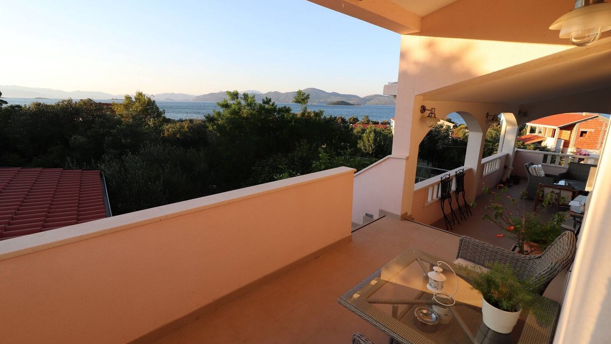 Drace Apartment | Apartments Sergej-Standard Studio apartment with Terrace and Sea View (Nataša)