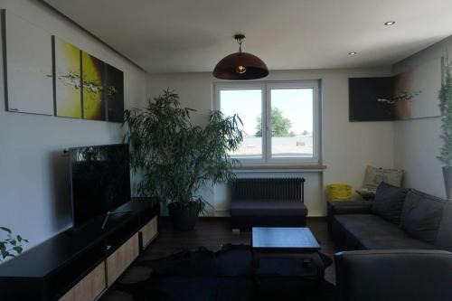 Oberhausen-Sud Apartment | Apartments- stilvolles 95 qm mit Balkon und Parkplatz