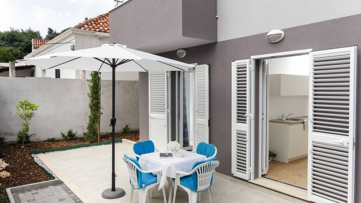 Gruz Apartment | Apartments Villa Karmen - Comfort One-Bedroom Apartment with Terrace (Marine)