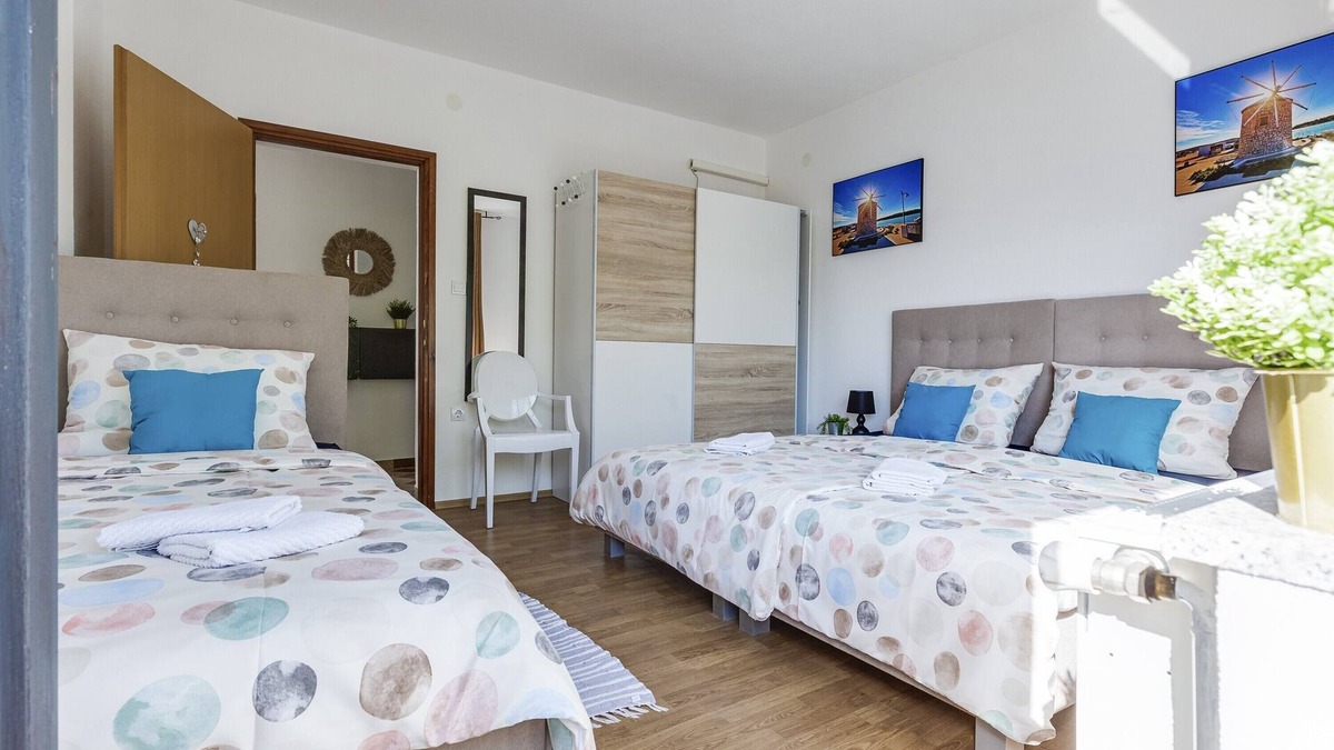 Dreznik Grad Apartment | Apartments Villa Mavi - Two Bedroom Apartment First Floor