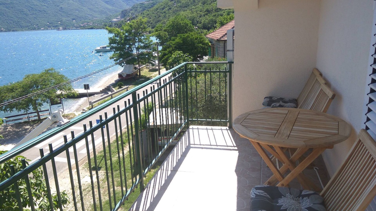 Strp House | Apartments Villa Radovic