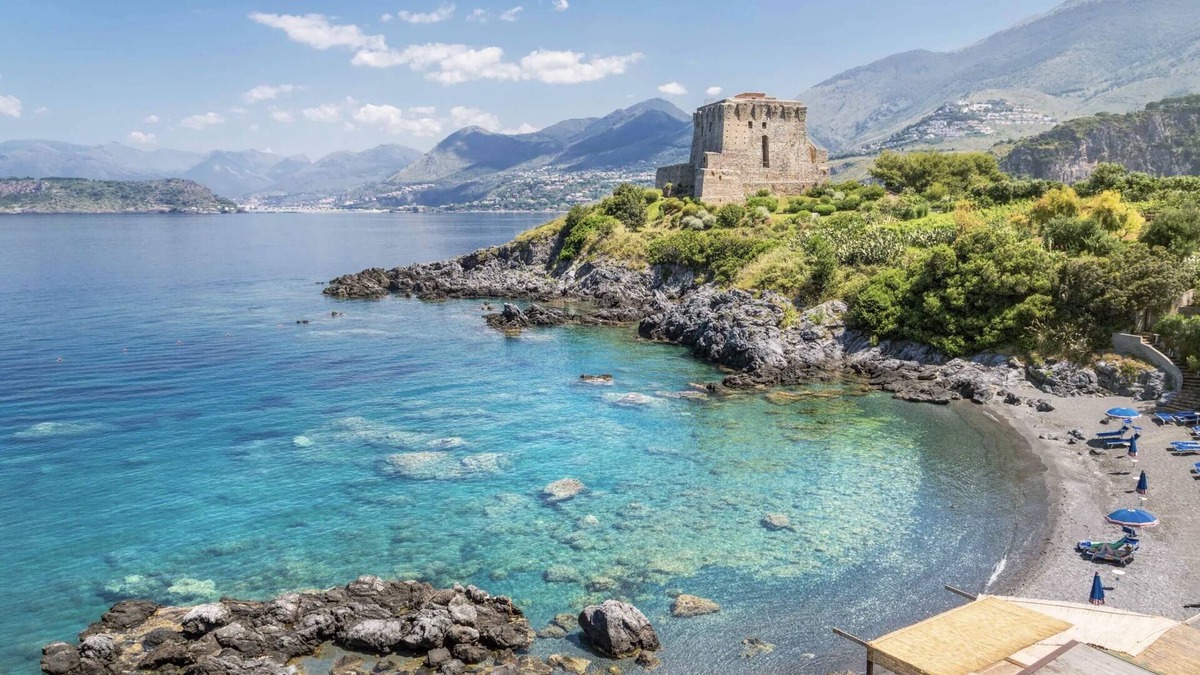 Scalea Apartment | Apartments with a tennis court and a barbecue