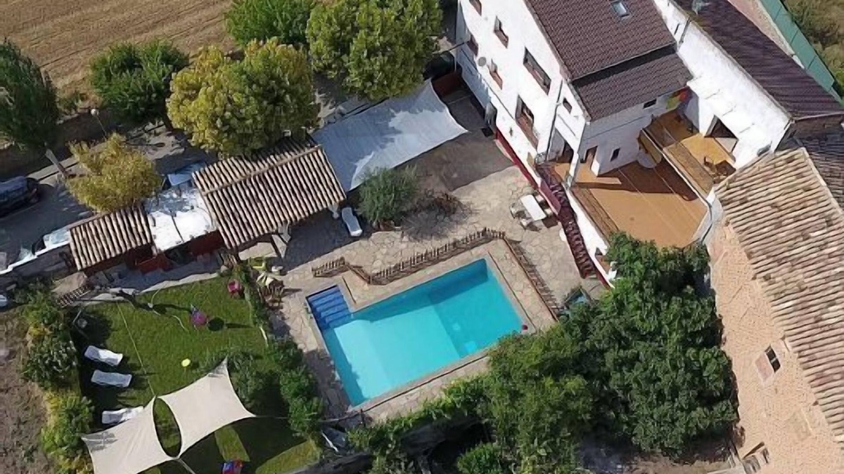 Graus Apartment | Apartments with pool in the pre-Pyrenees