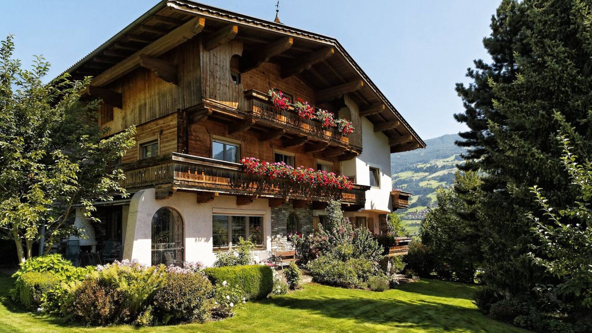 Fuegen Apartment | Apartments with sauna in top location for your summer holiday in the Zillertal Ski od