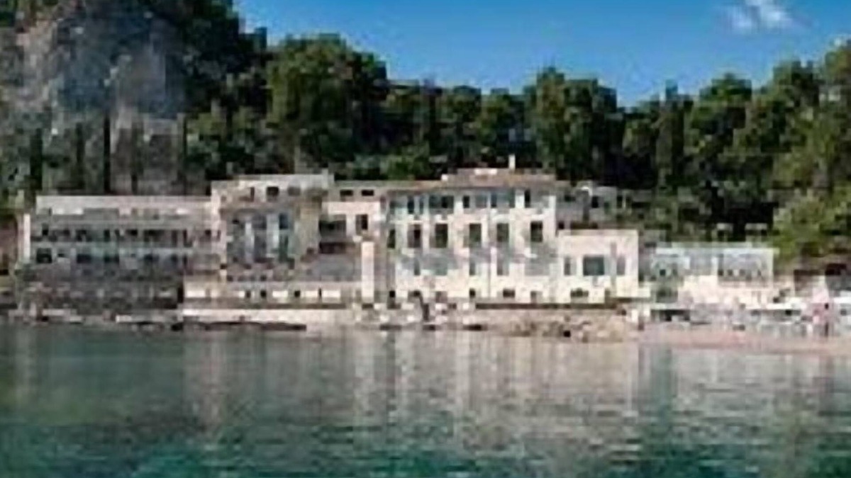 Mazzaro Apartment | ApartmentsOrange/Green Taormina - modern seafront - Mazzaro Bay