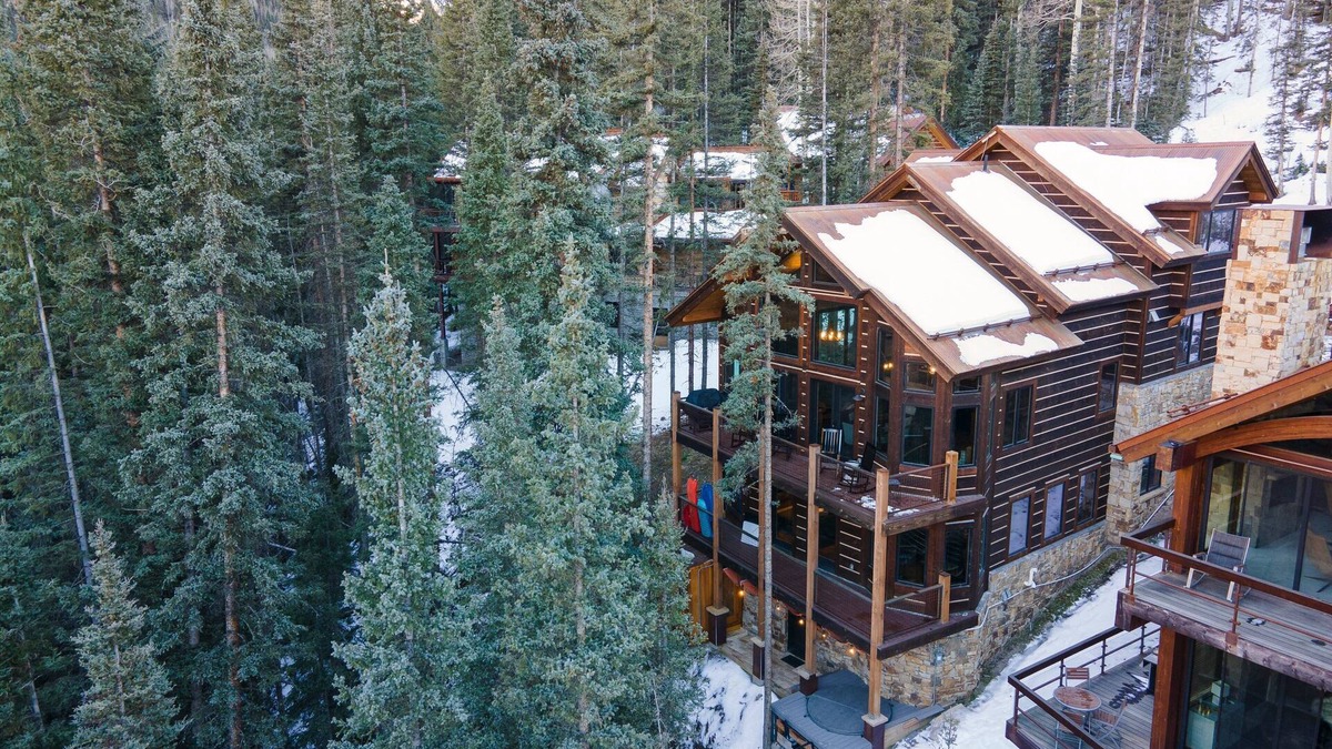 Mountain Village Cabin | Apex by AvantStay | Cozy Expansive Mountain Home | Close to the Slopes!