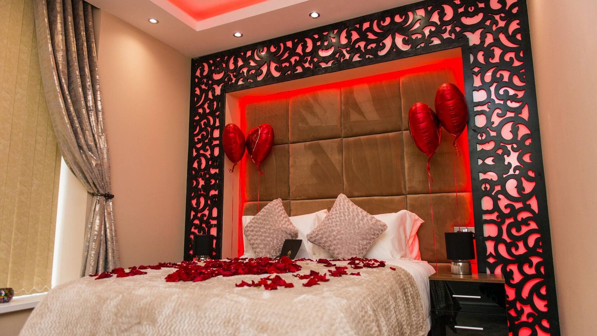 Huddersfield Apartment | Aphrodite Suites Huddersfield