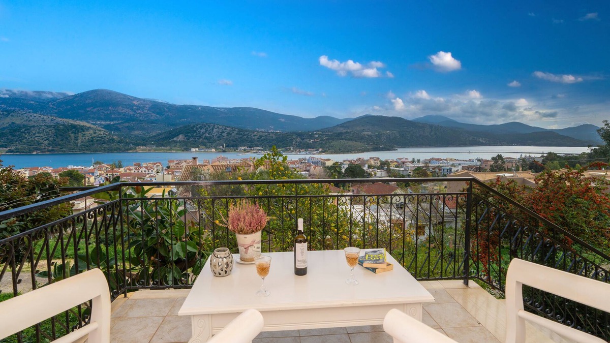 Argostoli Town Apartment | APHRODITE SUPERB SEA VIEW APARTMENT IN ARGOSTOLI