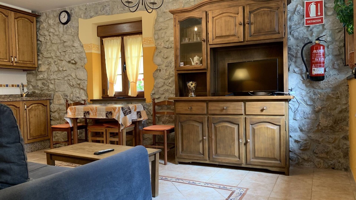 Cue Cottage | Apmto rural La Hilera d'Abaju for 2/3 people. Cue, Llanes.