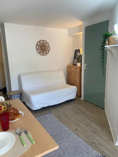 Laval Apartment | Apollo