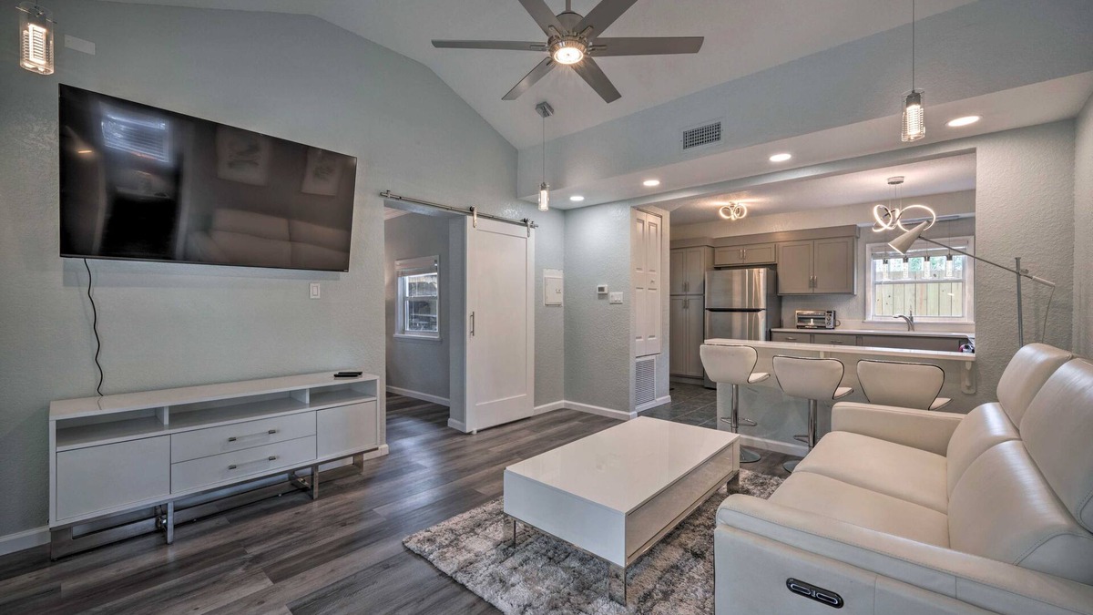 Plymouth House | Apopka Getaway w/Yard & Covered Patio