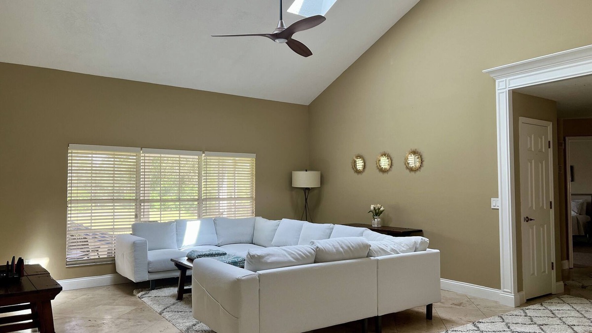 Plymouth House | APOPKA RETREATn
