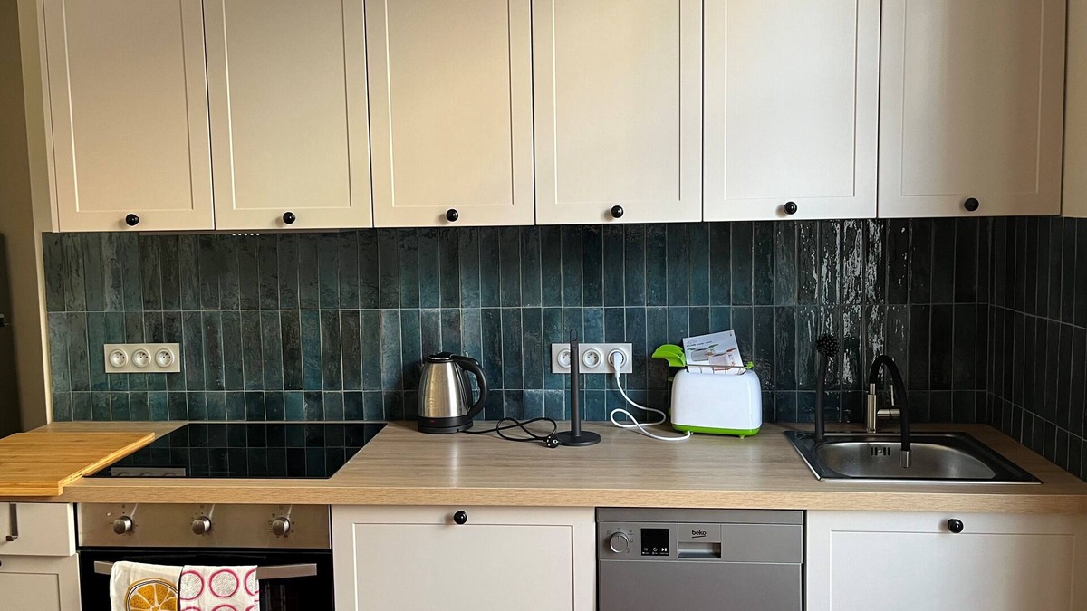 Alpes-Maritimes Apartment | app.3 for 4 people 200 from the beach