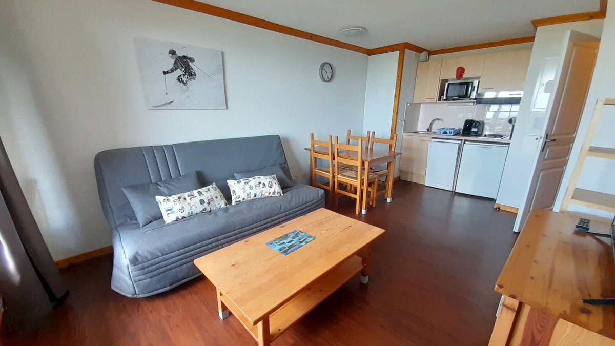 Besse-et-Saint-Anastaise Apartment | APPA 222C LMDS