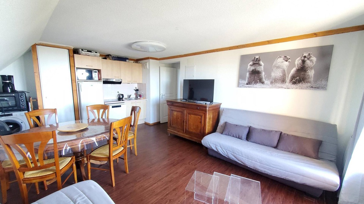 Besse-et-Saint-Anastaise Apartment | APPA 5154B LMDS
