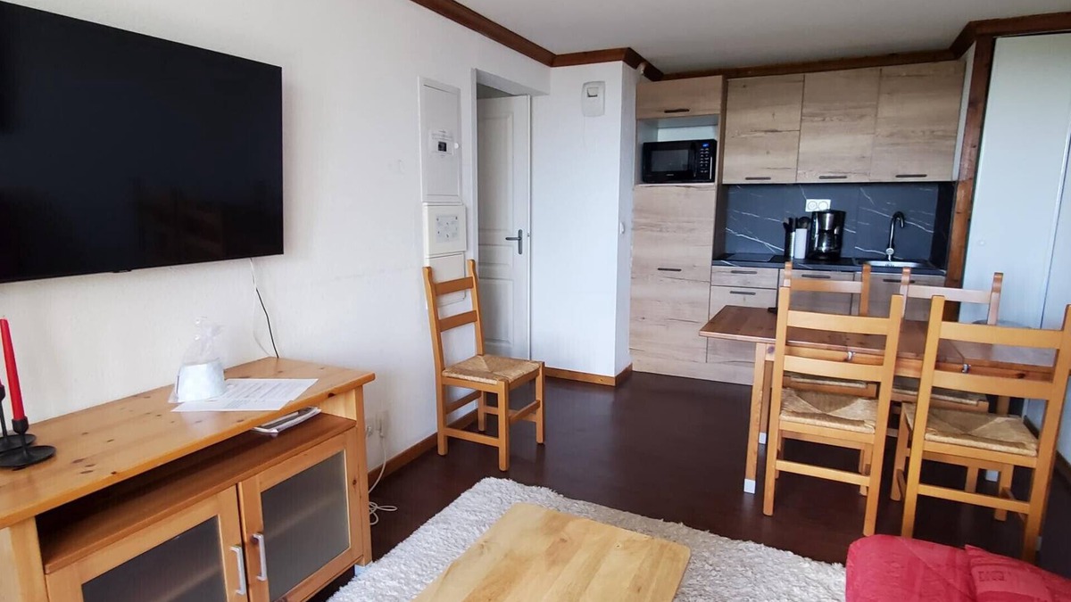 Besse-et-Saint-Anastaise Apartment | APPA LOU 335P LMDS