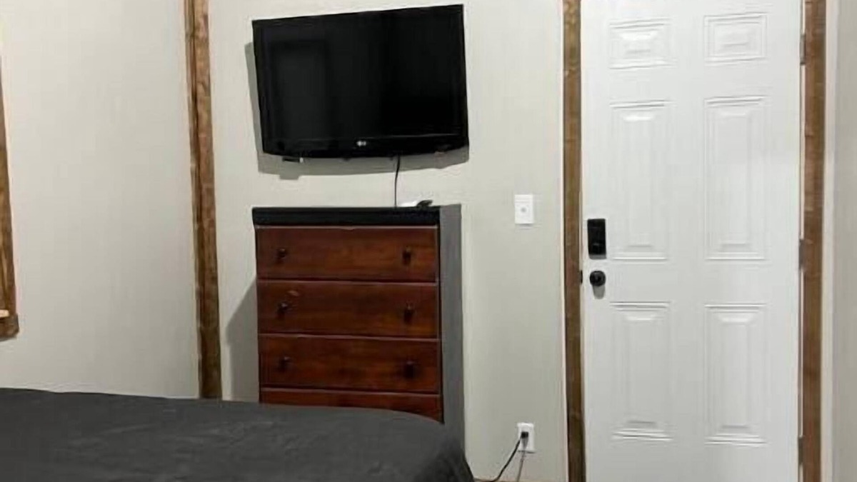 Chattaroy Cabin | Appalachian Hideaways Cabin #2