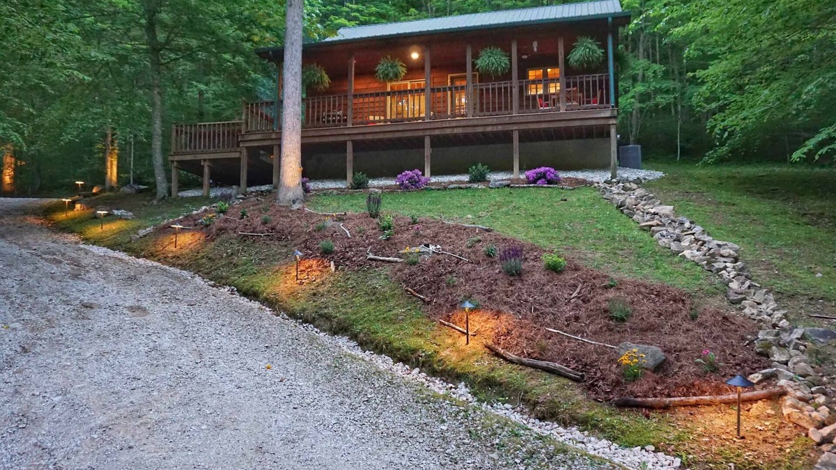 Stanton Cabin | Appalachian Lookout RRG | Hot Tub | Wifi