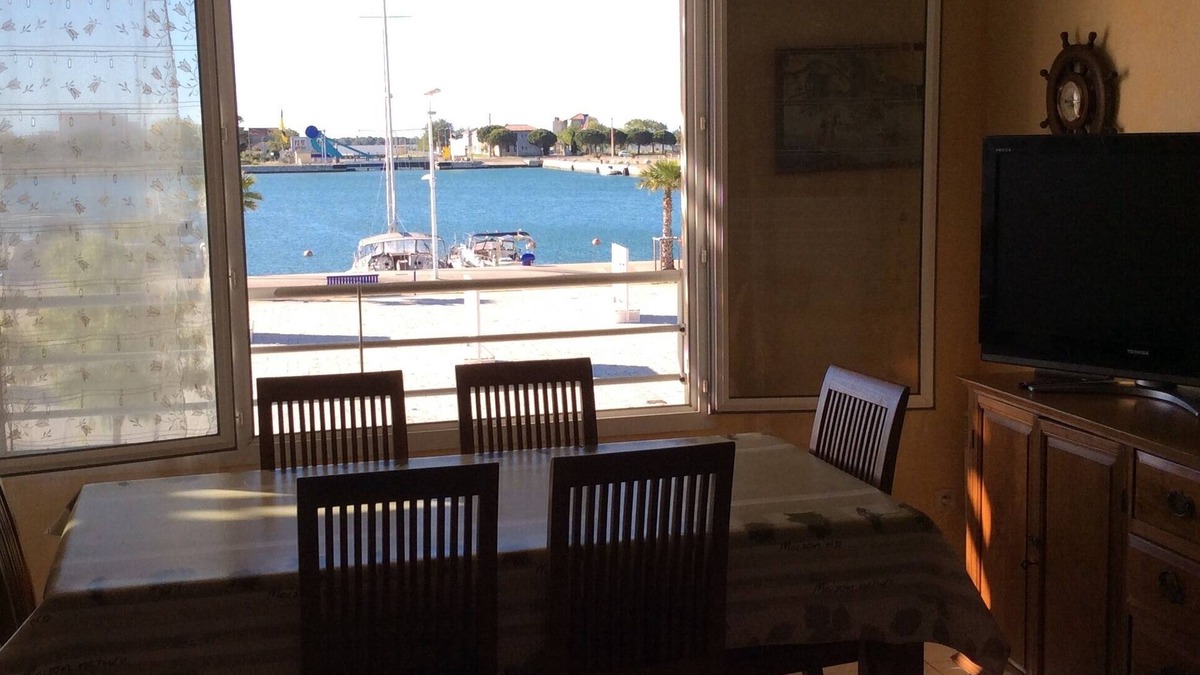 Port-Saint-Louis-du-Rhone Condo | Appartement T2 Avec vue sur le Port