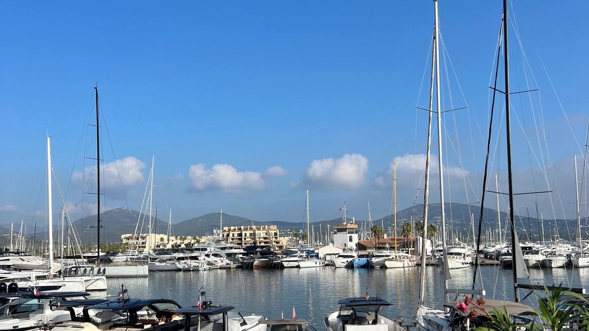 Port Cogolin Apartment | Apparemment 2chambres Golf de St Tropez 4km vue sur le Port Marines de Cogolin