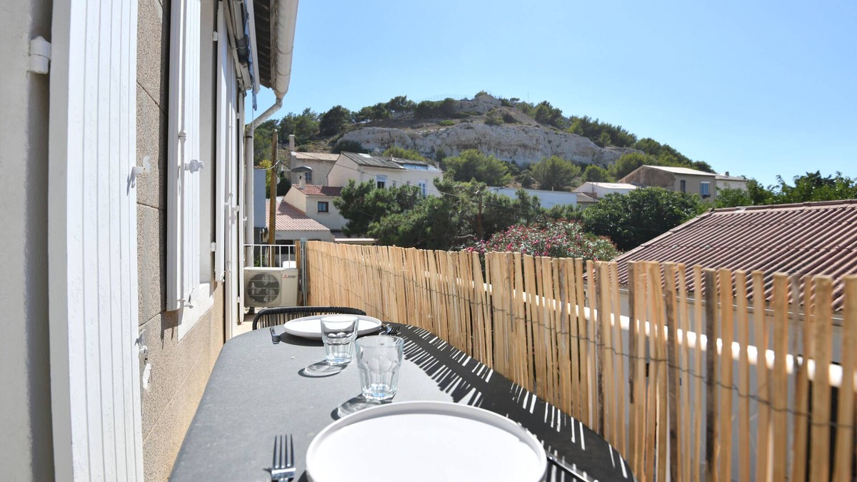 Montredon Apartment | Appart 1 ch clim - 50m des plages et des Calanques