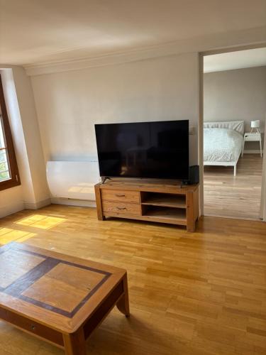 Bievres Apartment | Appart 15min Paris Versailles 20min Orly