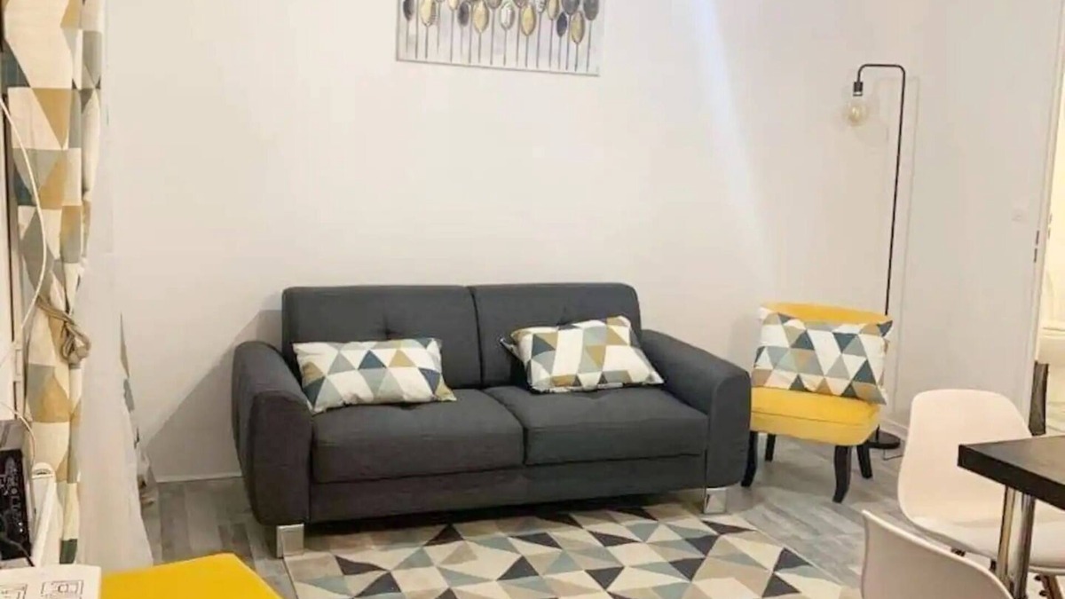 La Chapelle-Saint-Luc Apartment | Appart 6/8 personnes proche centre parking gratuit