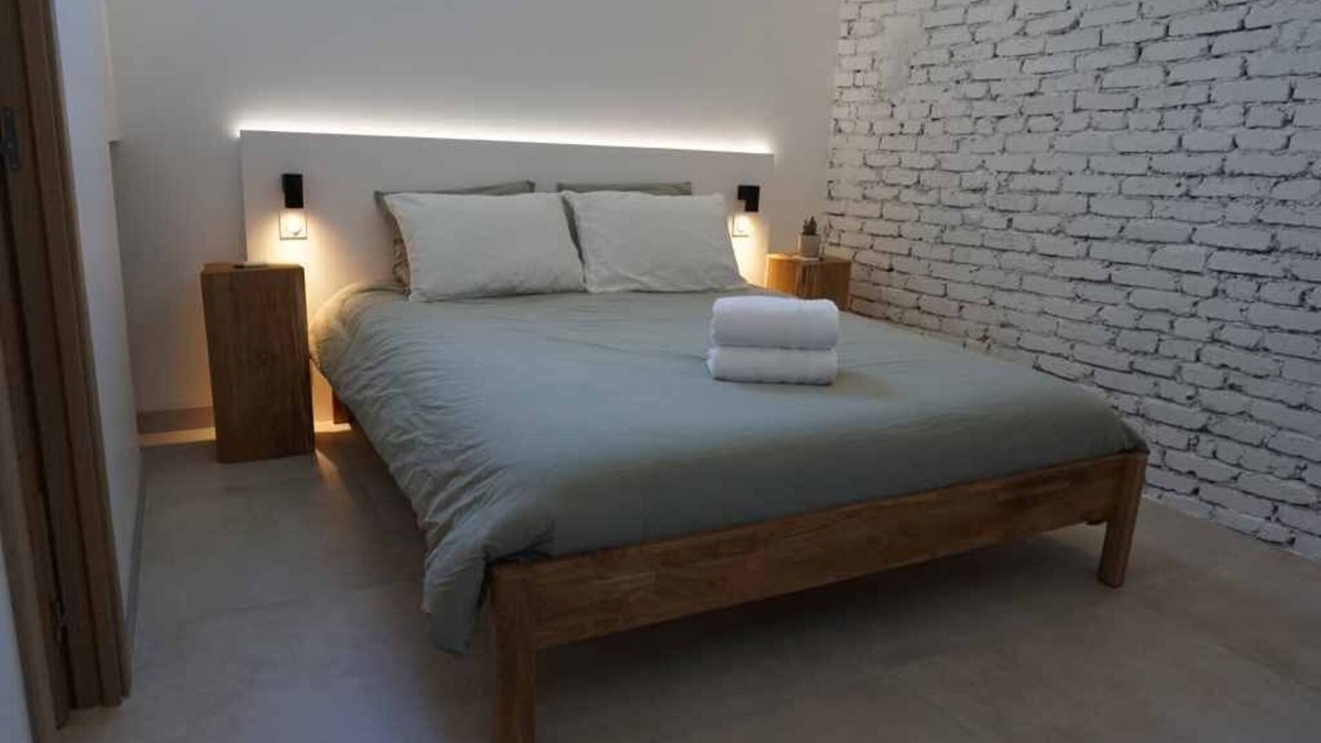 La Ferte-sous-Jouarre Apartment | Appart avec terrace proche Disney, Paris & Reims
