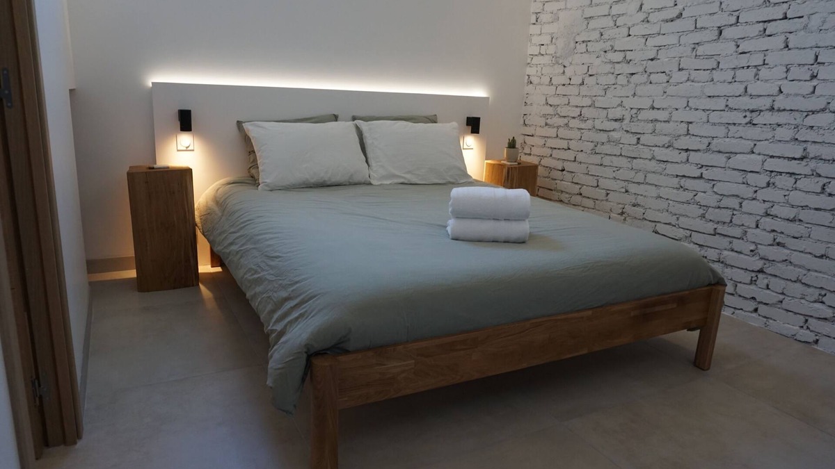 La Ferte-sous-Jouarre Apartment | Appart avec terrace proche Disney, Paris & Reims