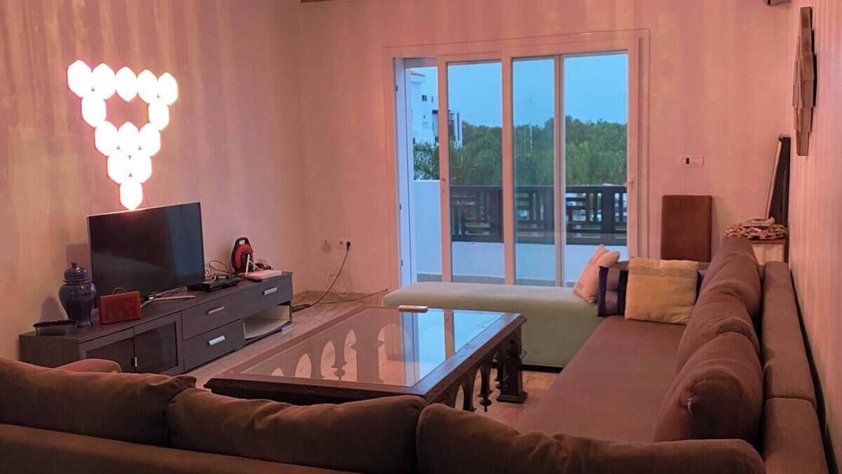 Marina Apartment | Appart Familial seulement : balcons avec vue