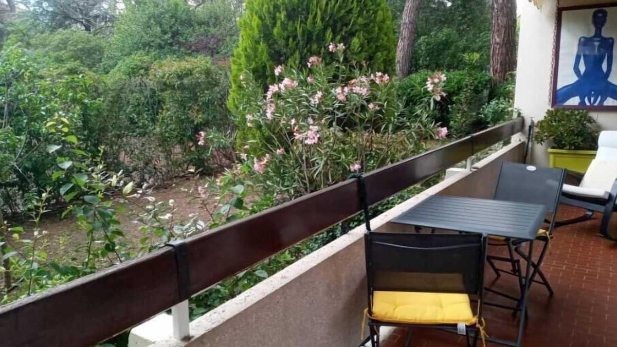 Sud Apartment | Appart Lumineux à 10 Minutes à Pied du Centre ,niché Dans un Écrin de Verdure