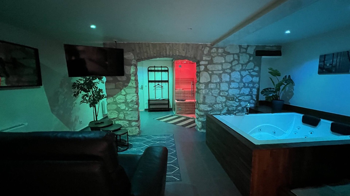 Hincmar Apartment | Appart Spa Privatif fully furnished