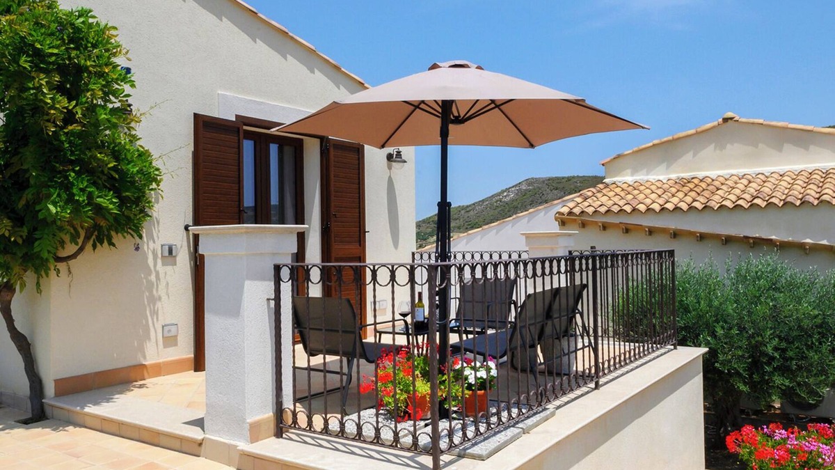 Montallegro Apartment | Appartamento Alba - Le 3 Rose Apartments