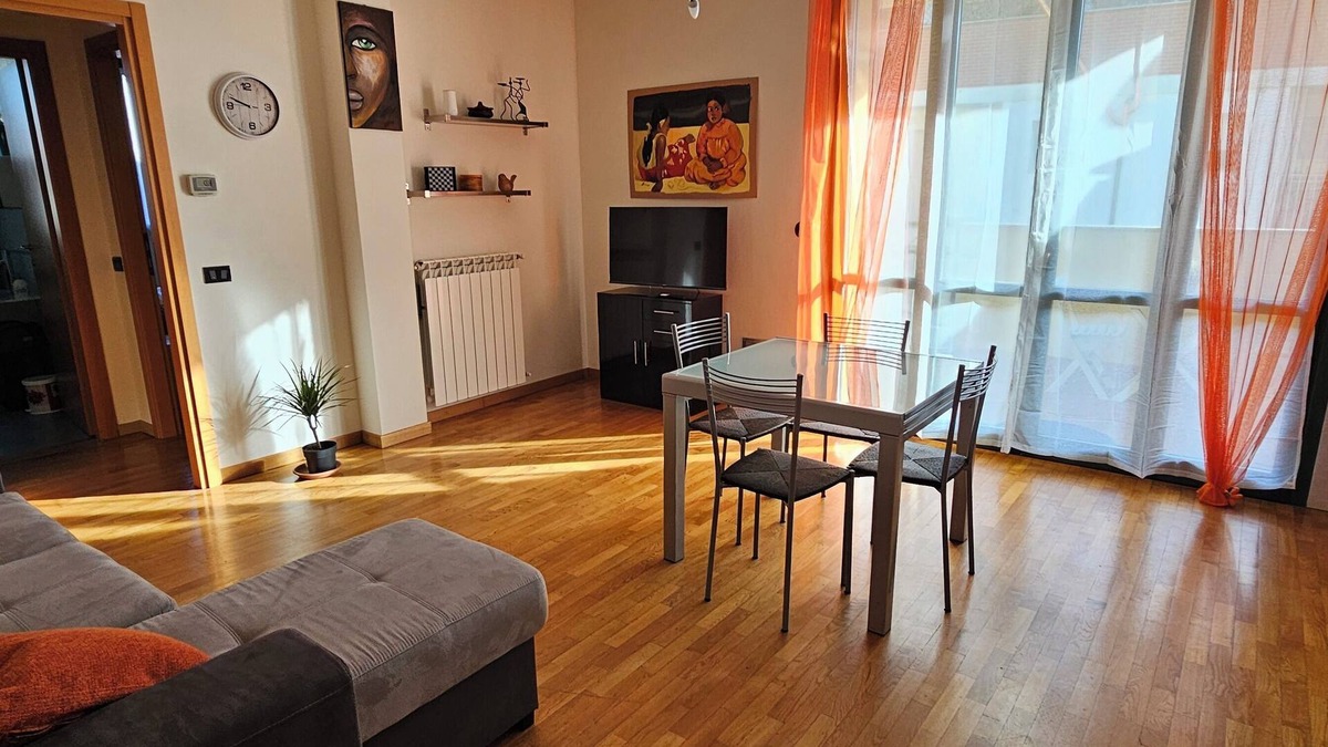 Vigevano Apartment | Appartamento comodo per il centro e la satzione in Palazzina tranquilla
