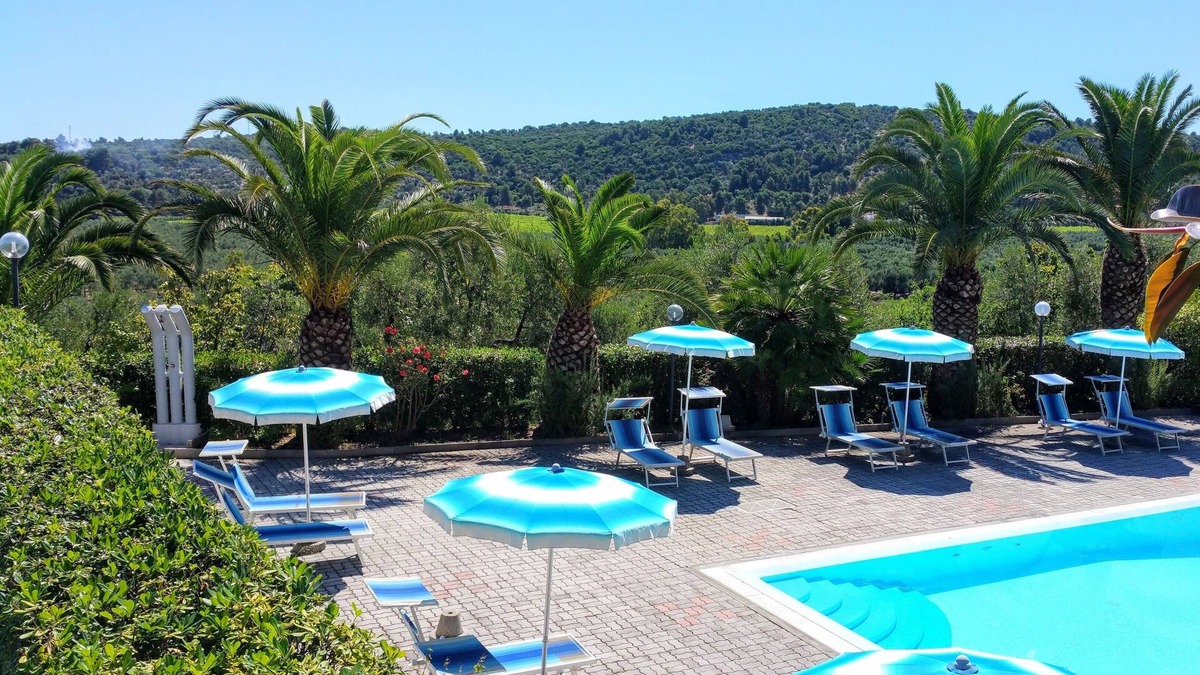 Montincello Apartment | Appartamento con Piscina Vicino al Mare