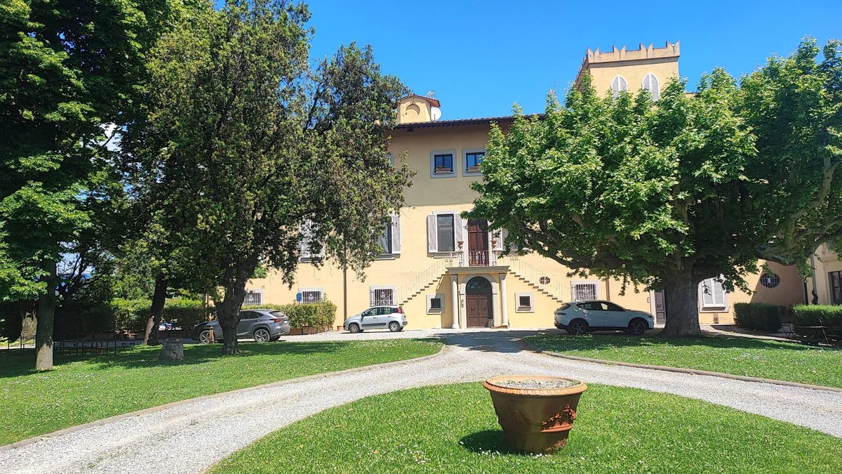 Pontedera Apartment | Appartamento di Lusso in Villa del 1700