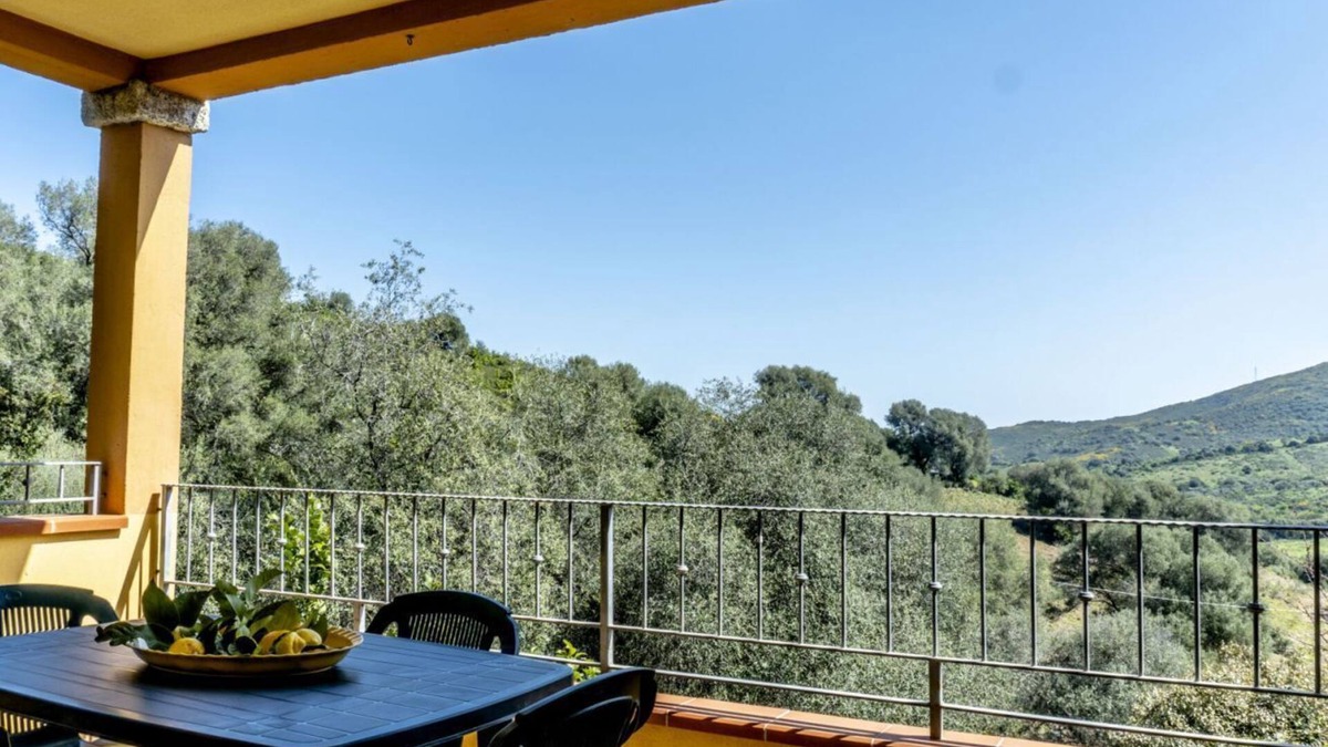 Schifoni Apartment | Appartamento Dodi | First Floor, Bedroom and Veranda View!
